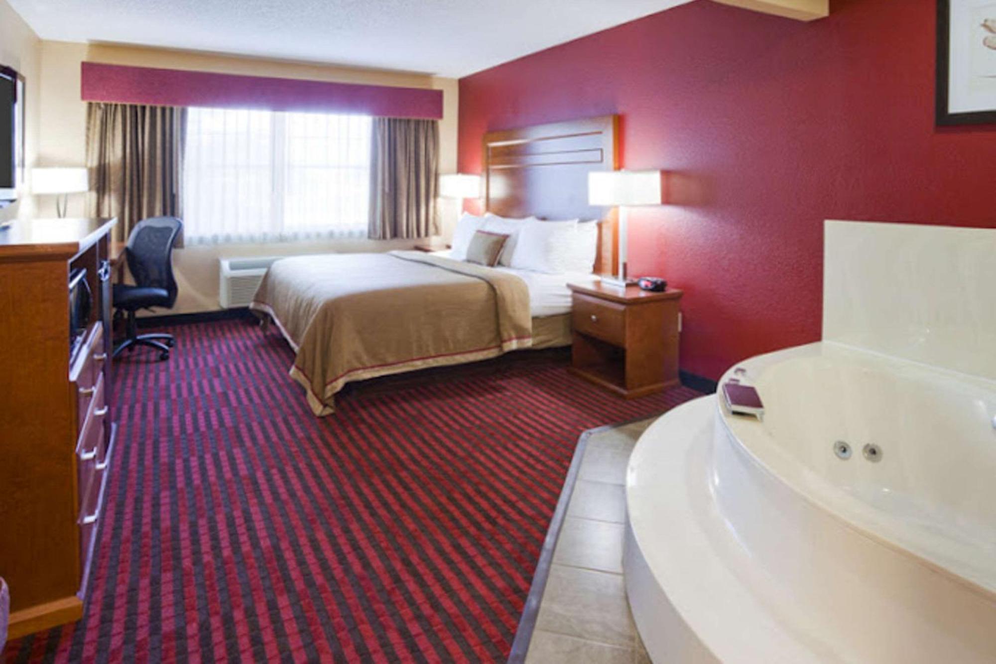 Quality Inn & Suites 스틸워터 외부 사진